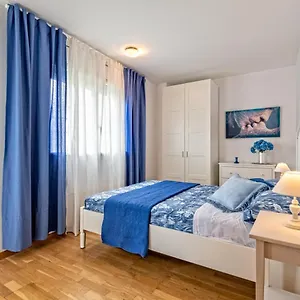 apartamento-lujo-piscina-junto-barcelona-centro.catalonia-hotels.com/